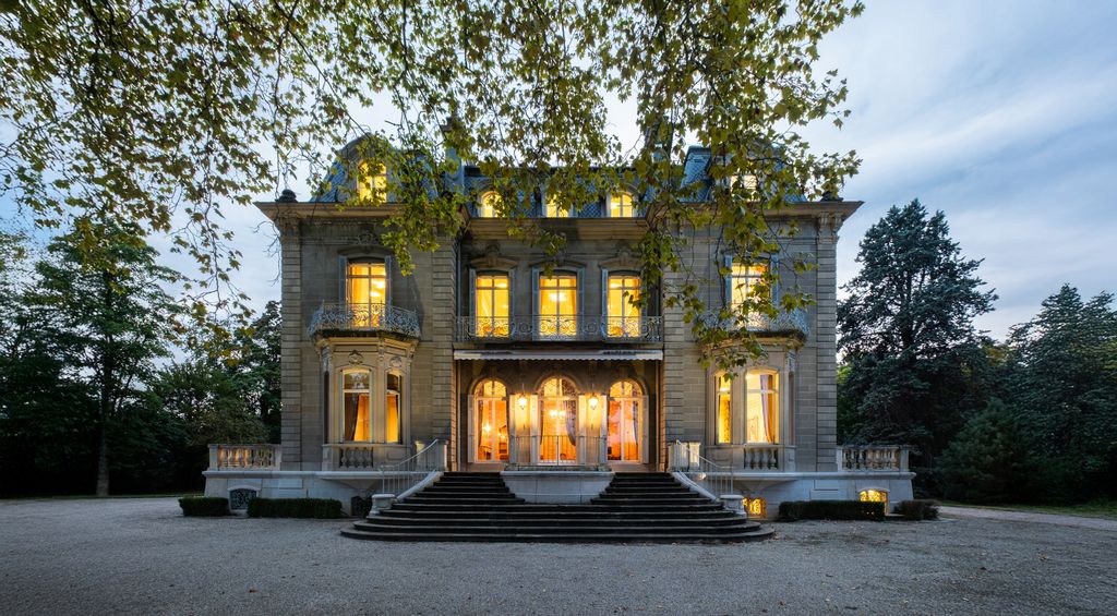 Property photo 2 of 35 Villa Fleur D'eau | 154 Route De Suisse, Versoix, Geneva 1290, Switzerland | Concierge Auctions