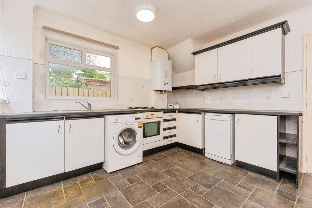 Property photo 3 of 17 Photo