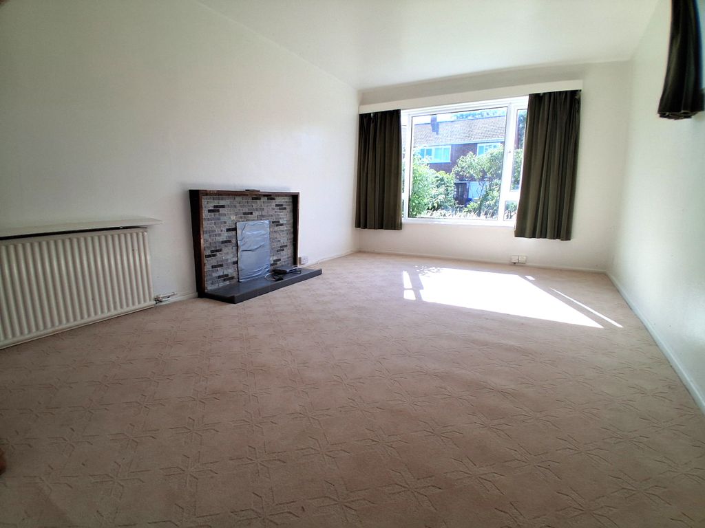Property photo 2 of 7 Living Room