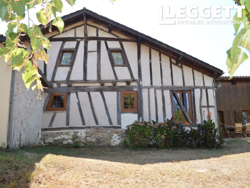 Property photo 2 of 10