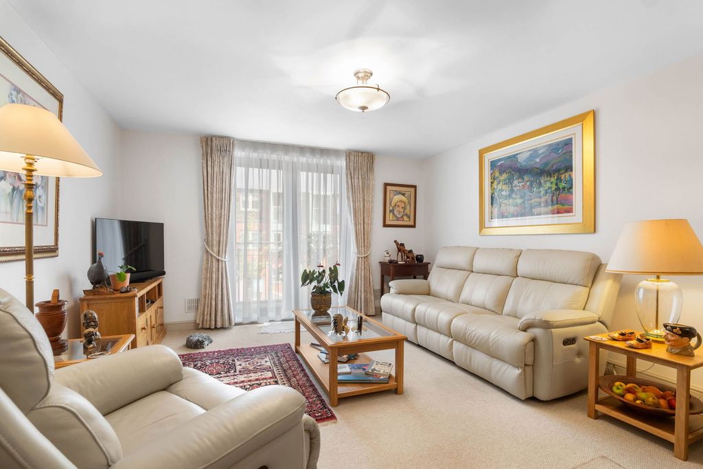 Property photo 2 of 14