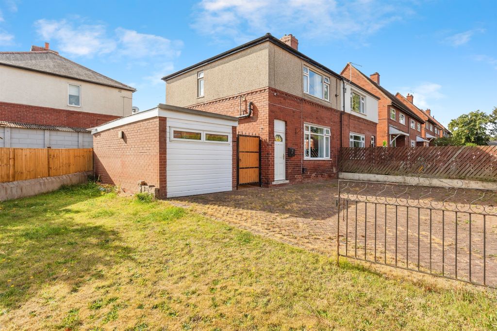 Property photo 2 of 17