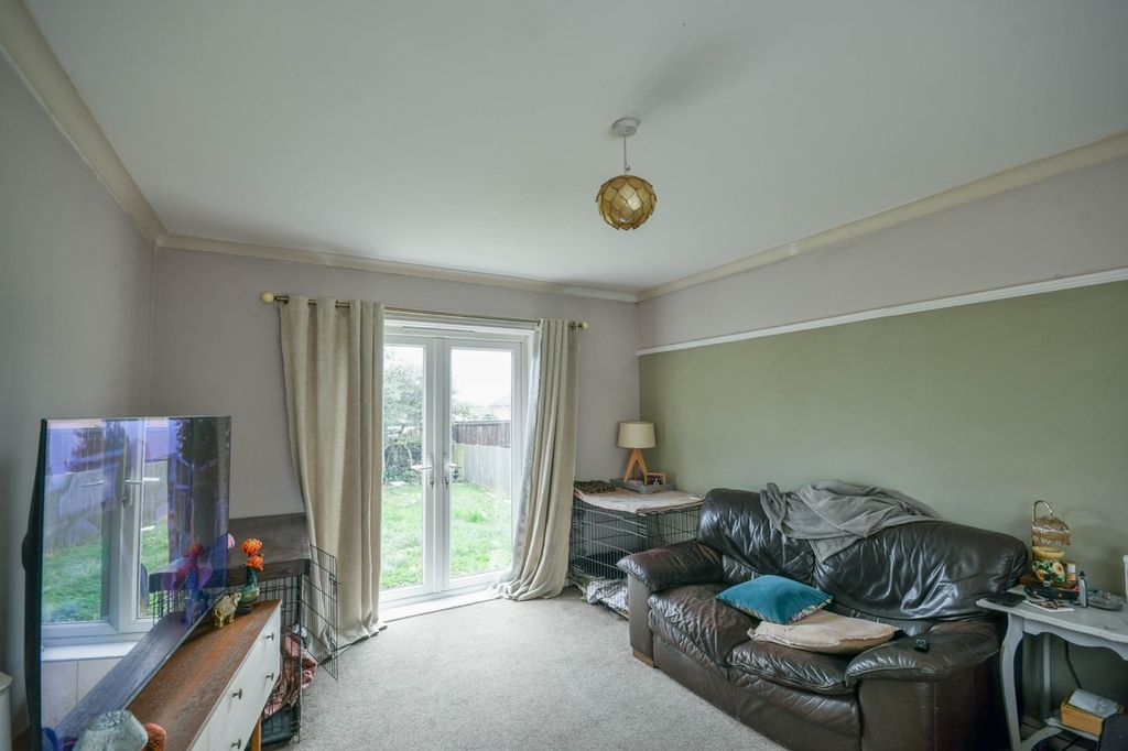 Property photo 3 of 20
