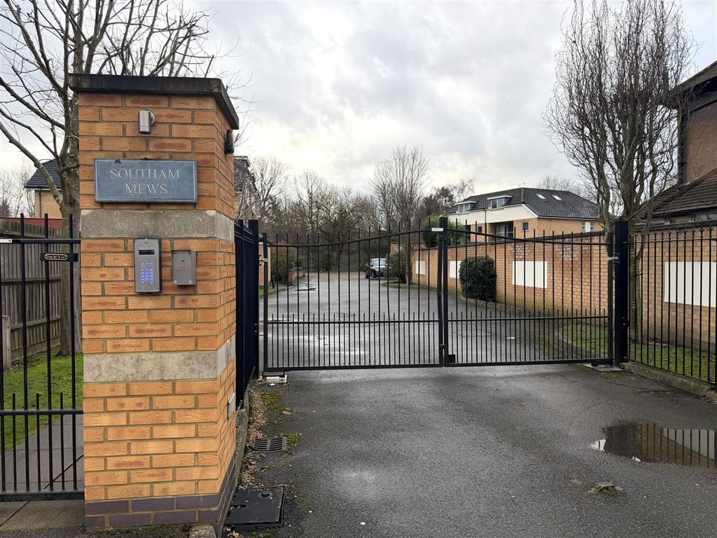 Property photo 2 of 9 Southam Mews - Gated Entrance.Jpg