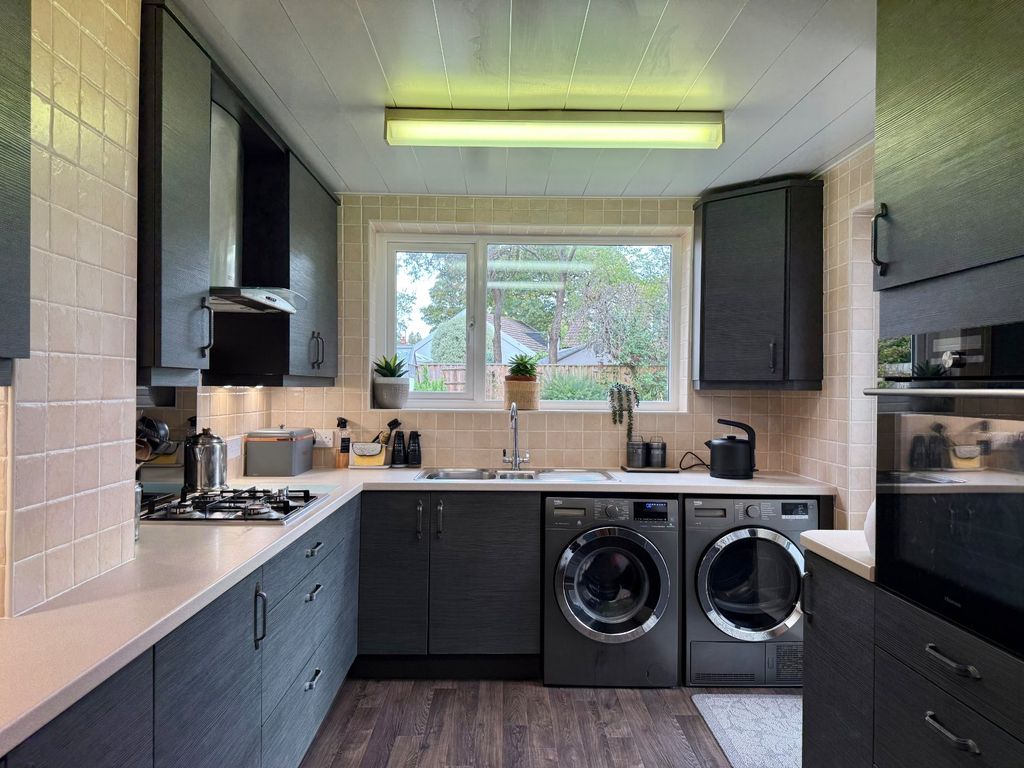 Property photo 3 of 20 Kitchen