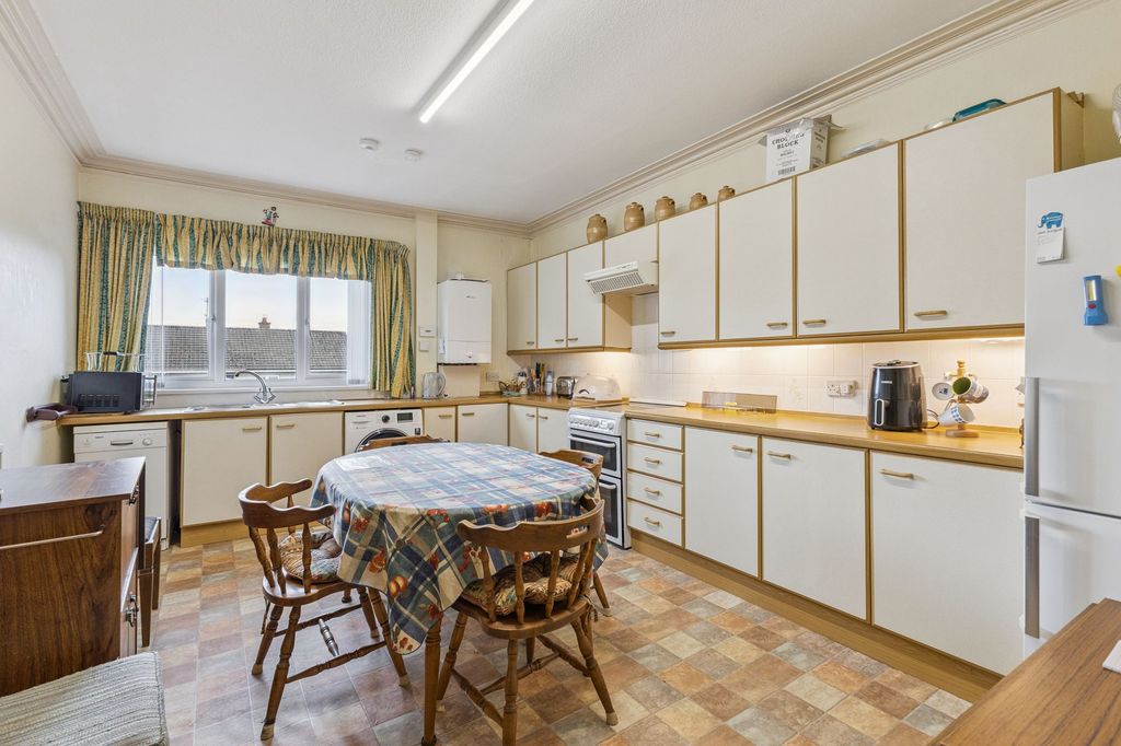 Additional image 9 of 3 bed flat for saleGlasgow Road, Tullylumb House PH2
