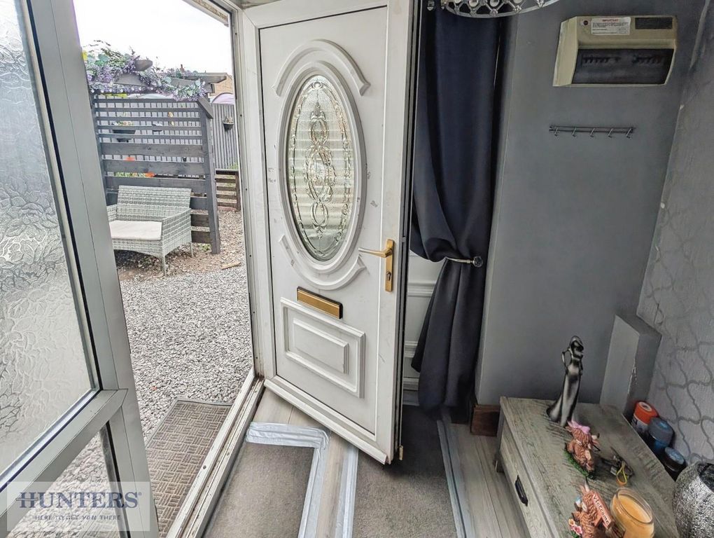 Property photo 3 of 16 Entrance Porch