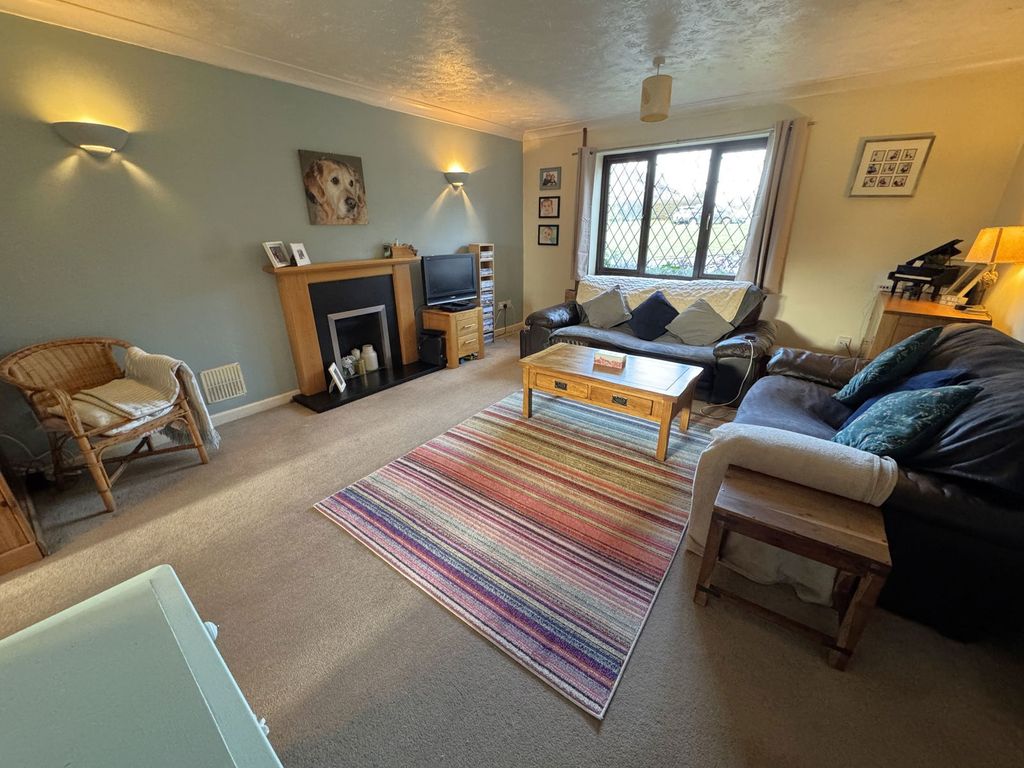 Property photo 2 of 13