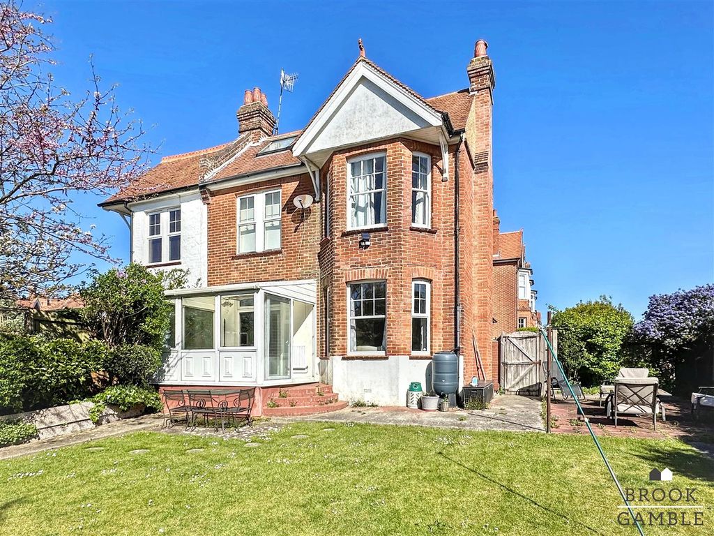 Property photo 2 of 34 01323 438506