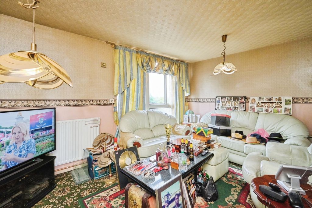 Property photo 3 of 13 Photo