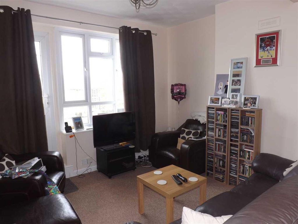 Property photo 2 of 4