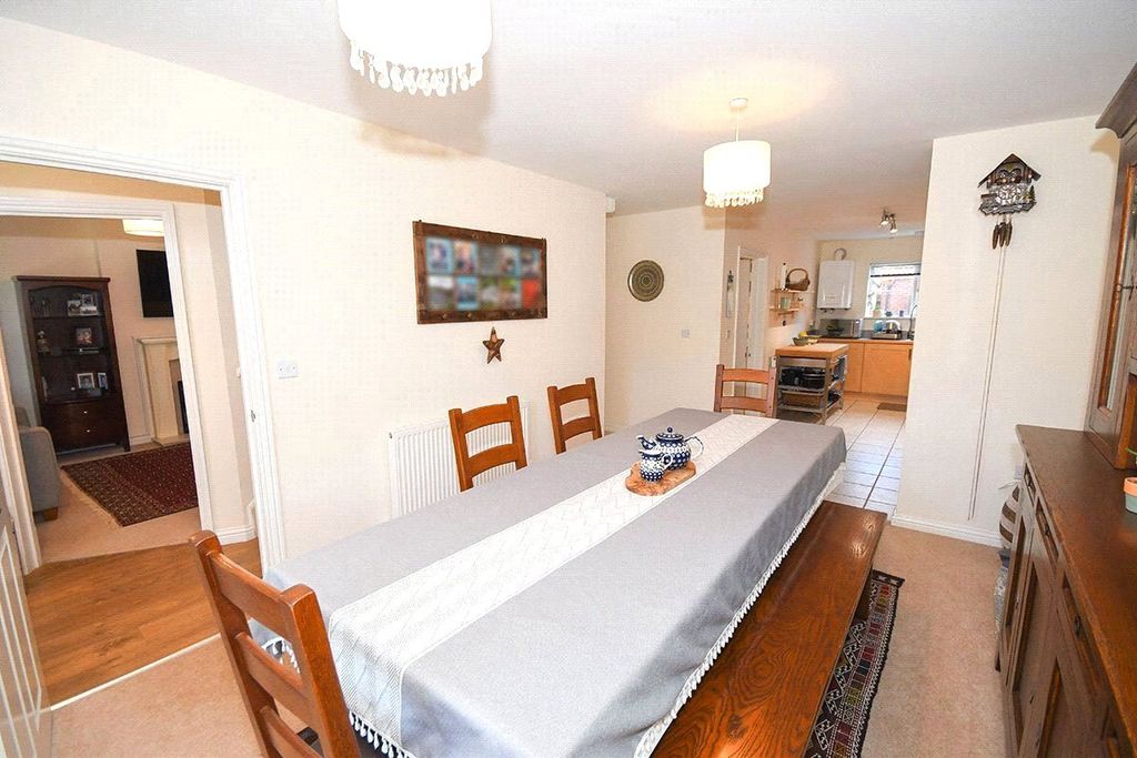 Property photo 3 of 10 Dining Room