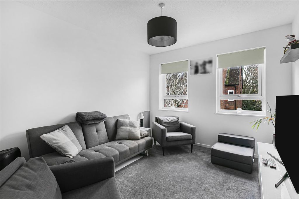 Property photo 3 of 17 6_43106.Jpg