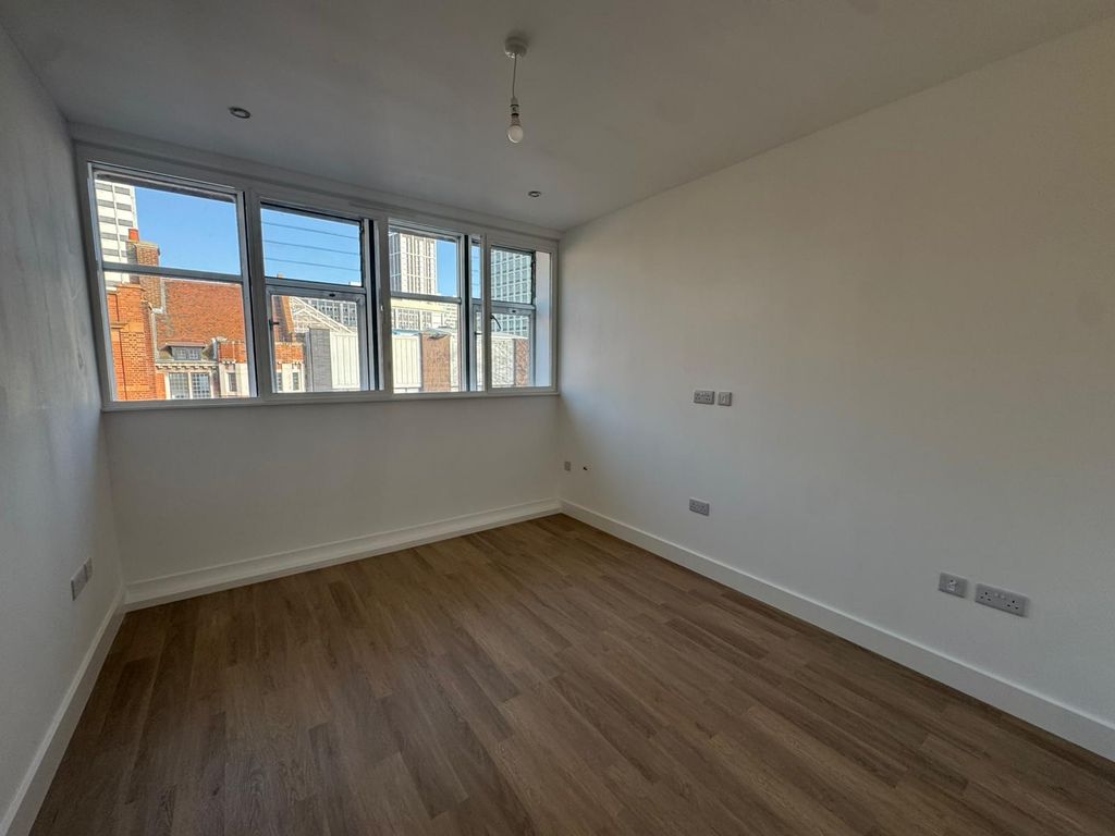 Property photo 2 of 5 Gallery