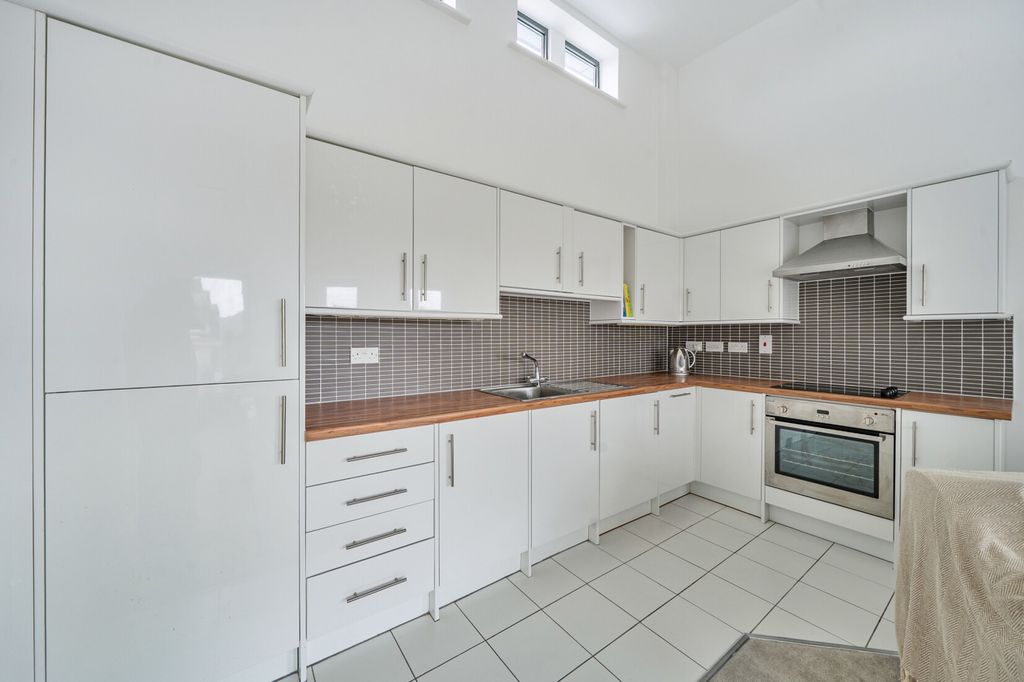 Property photo 2 of 20 Kitchen