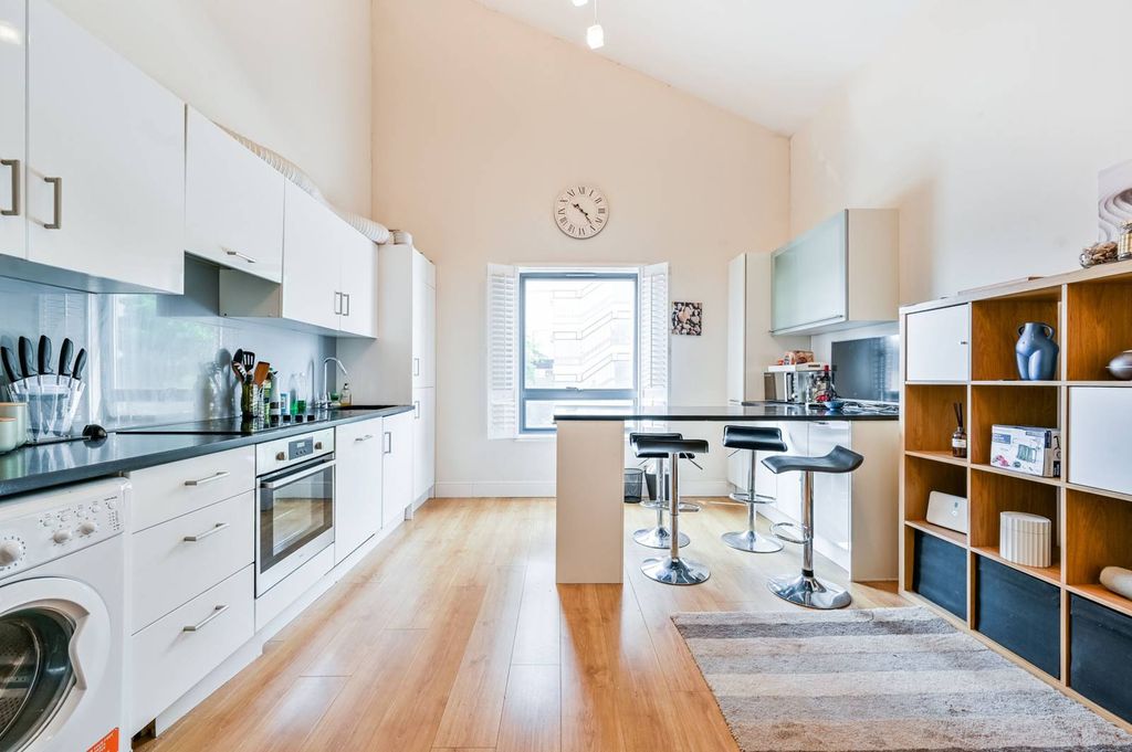 Property photo 1 of 9