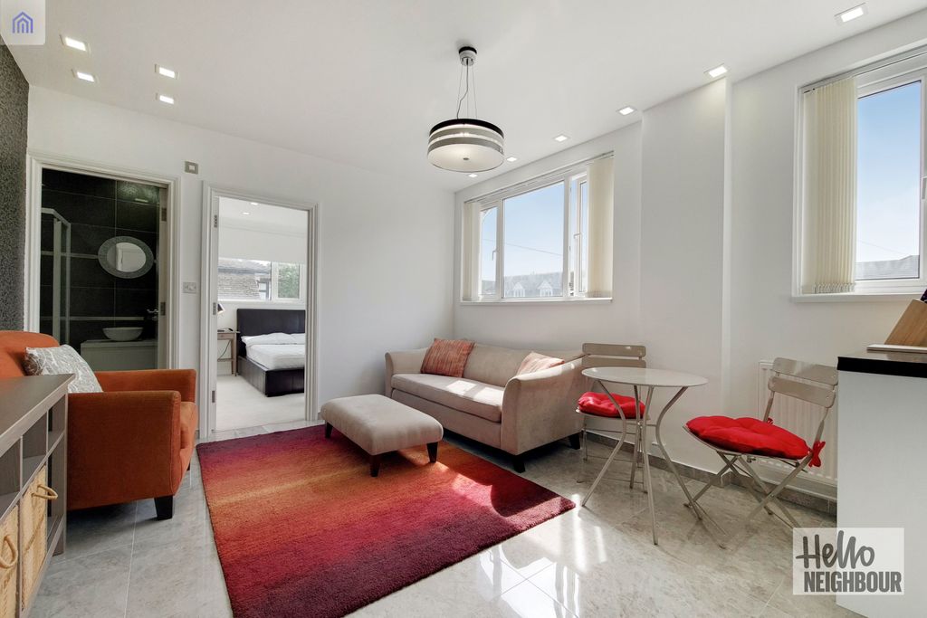 Property photo 2 of 11 Photo 1