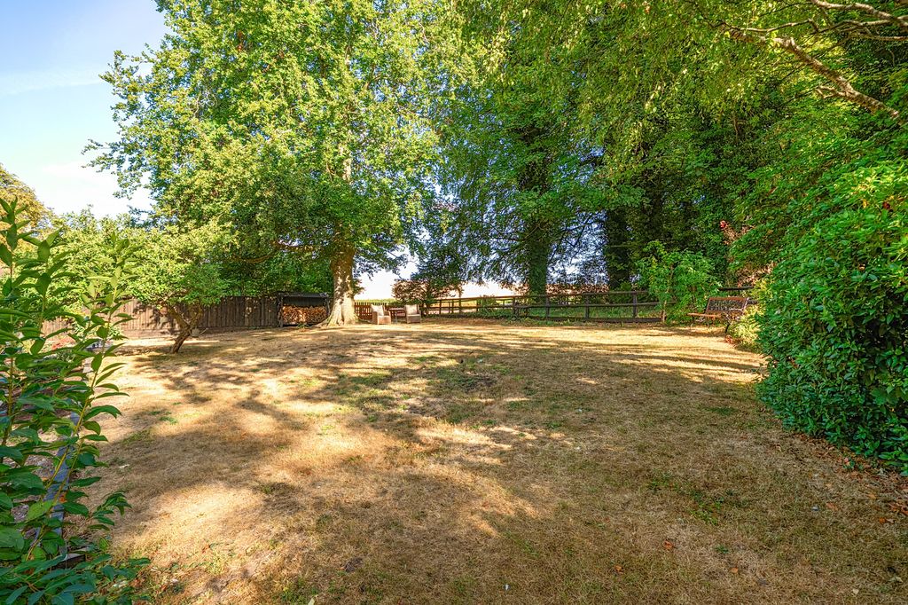 Property photo 2 of 21