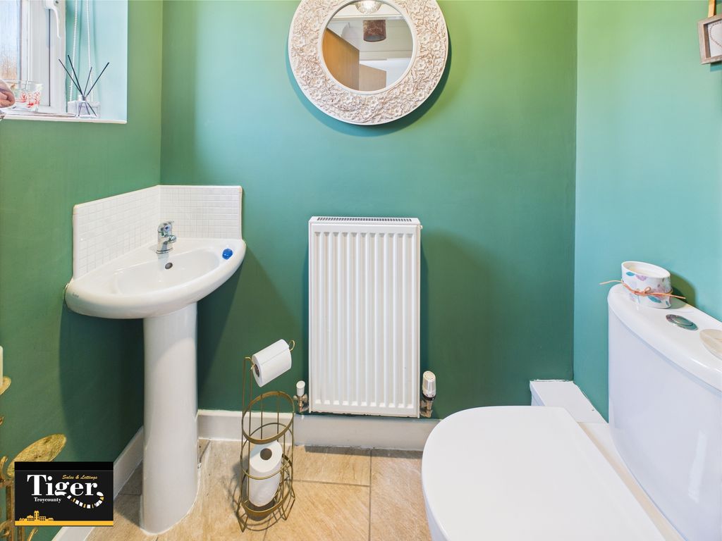 Property photo 2 of 21 Cam02176G0-Pr0589-Still001