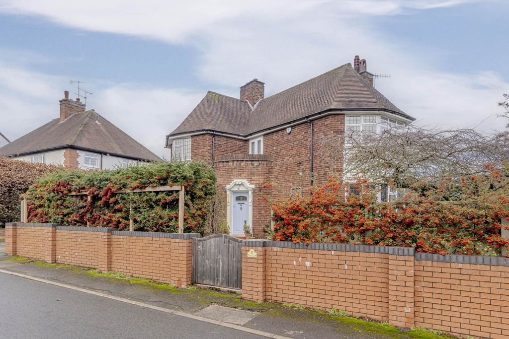 Property photo 2 of 38