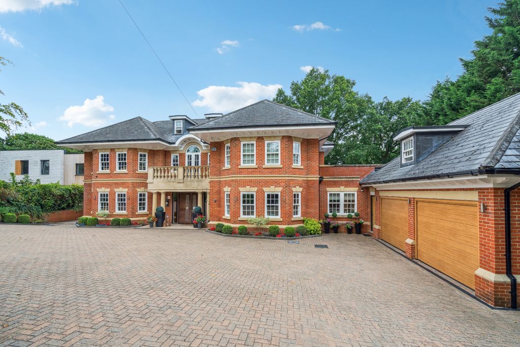 Property photo 1 of 35