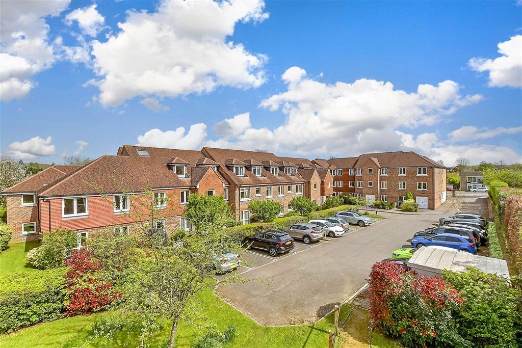 Property photo 1 of 8 Front