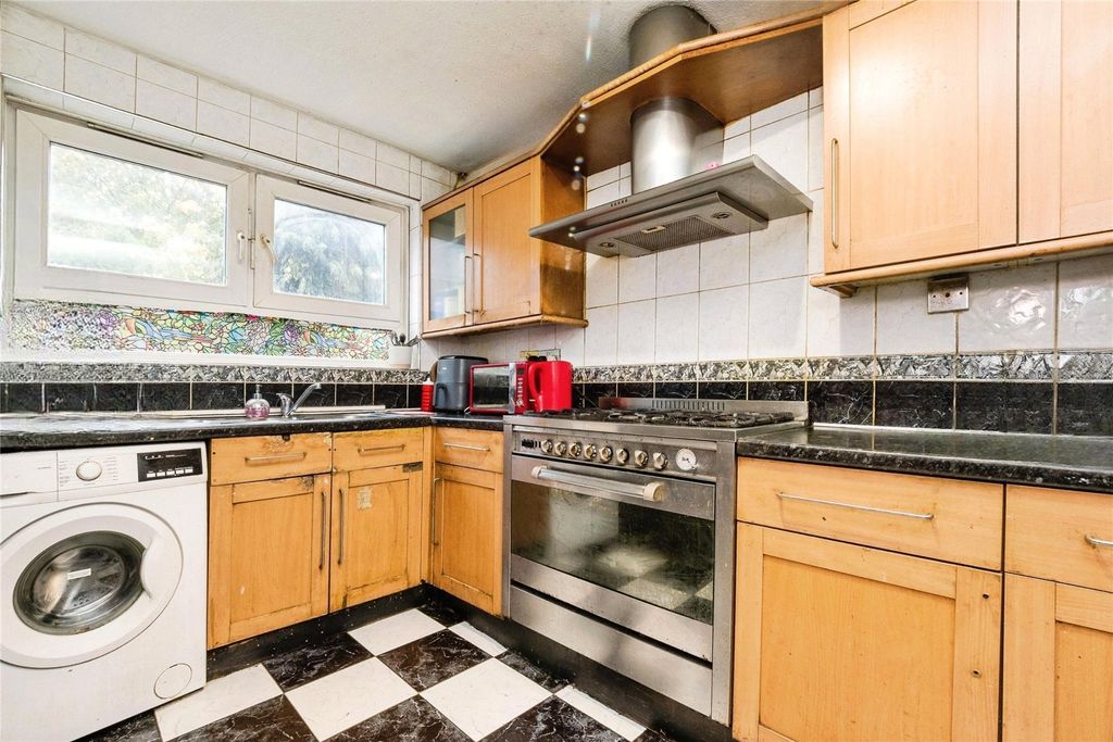 Property photo 3 of 17 Picture No. 25