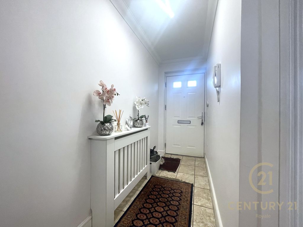 Property photo 2 of 23