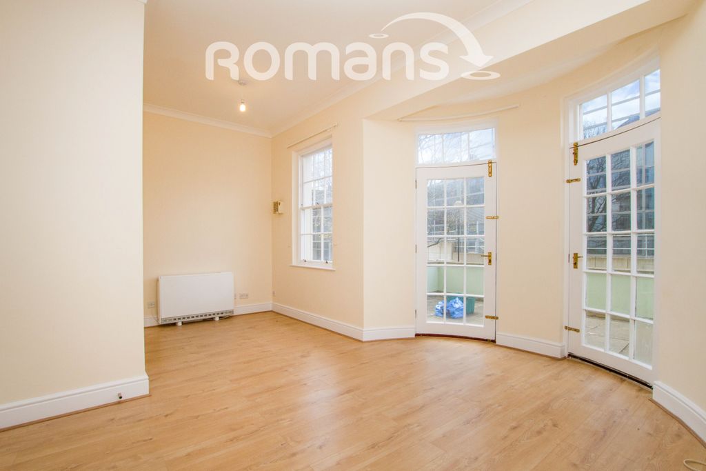 Property photo 1 of 10 4