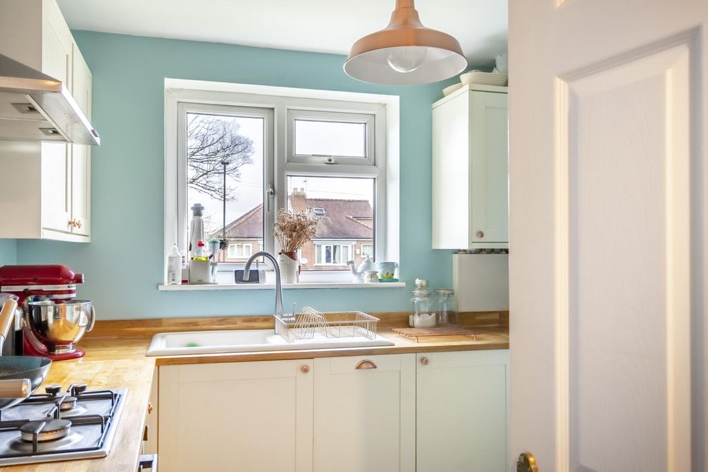 Property photo 3 of 14 Kitchen