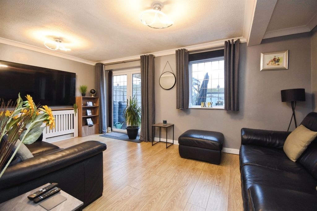 Property photo 3 of 20