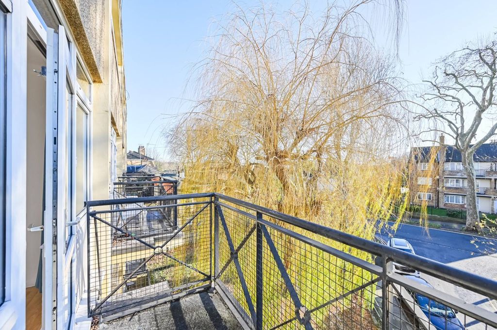 Property photo 3 of 13