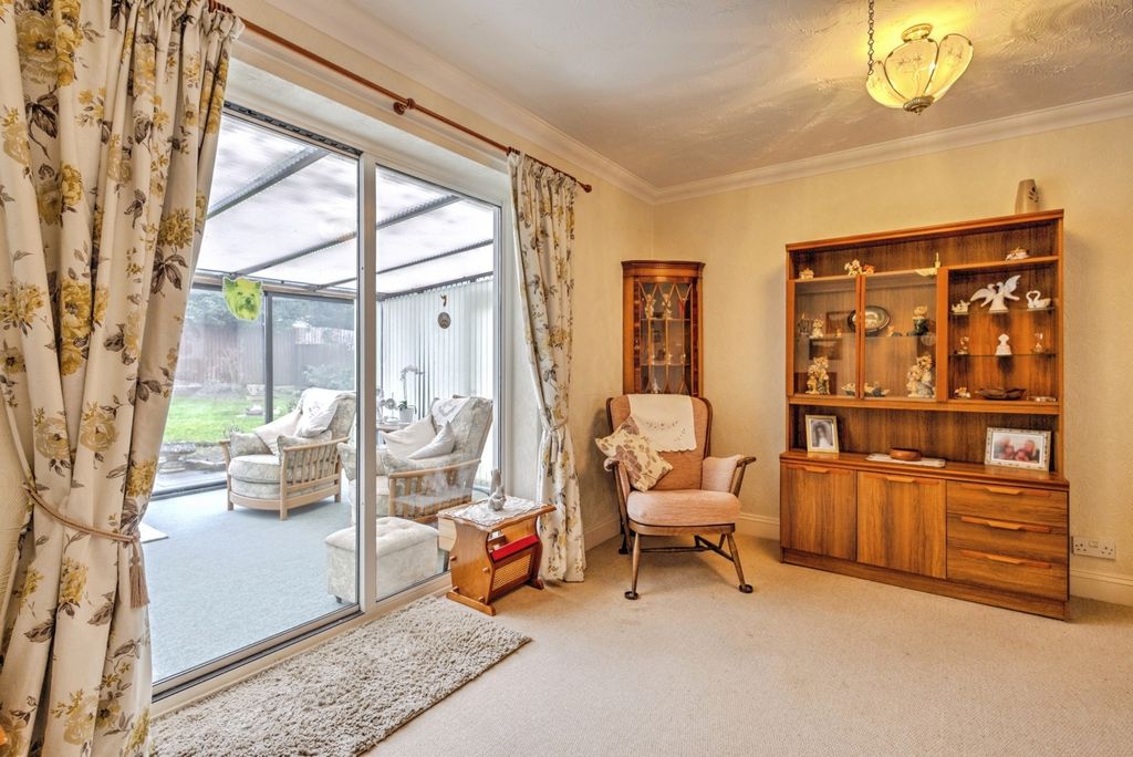 Property photo 3 of 19 Pbox-Img.Jpg