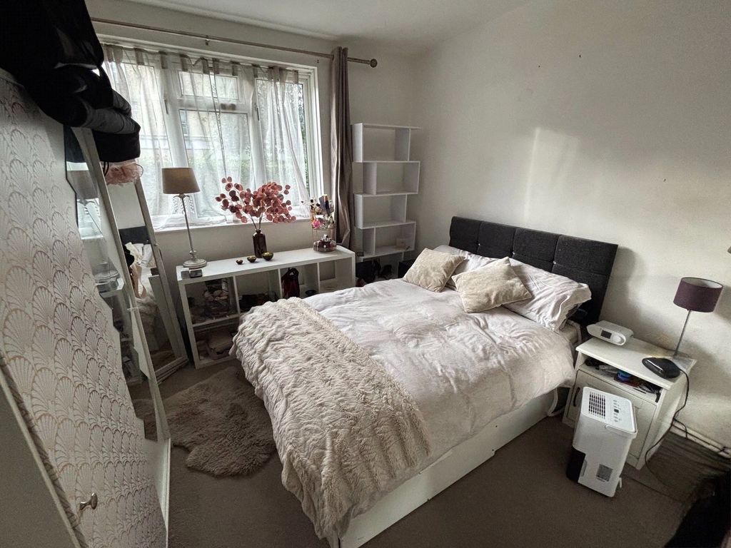 Property photo 1 of 8 Picture No. 05