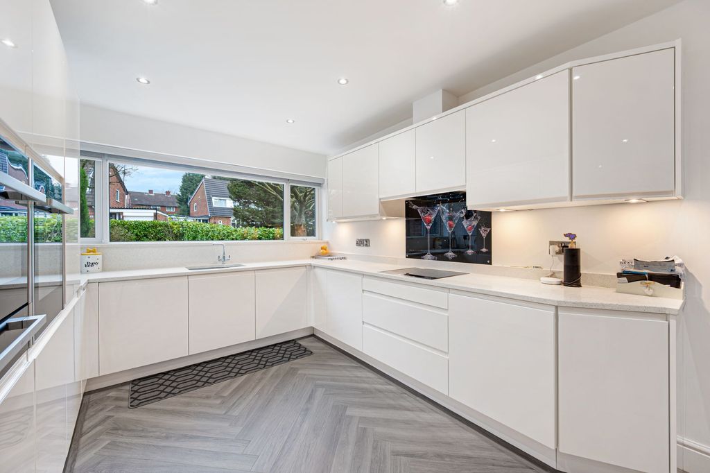 Property photo 2 of 23