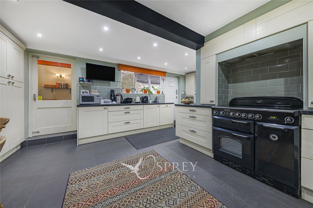 Property photo 2 of 20 Kitchen/Dining Room