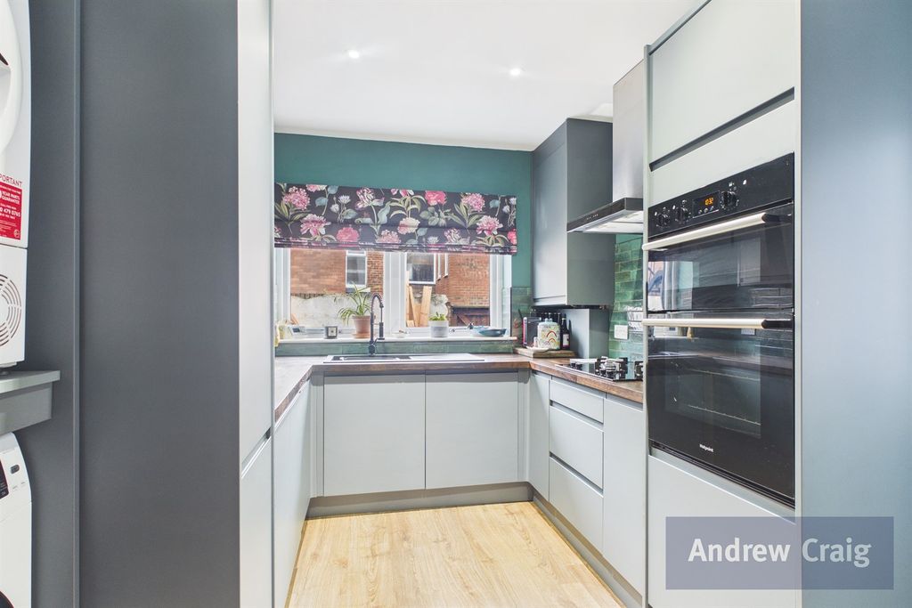 Property photo 3 of 24 Kitchen