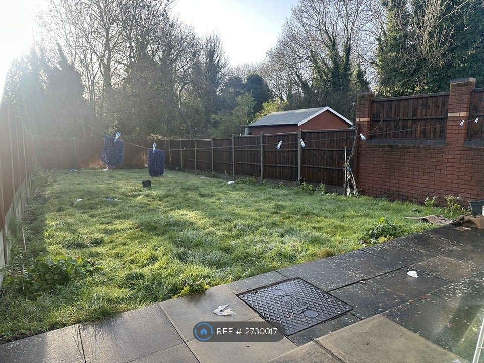 Property photo 3 of 12 Garden