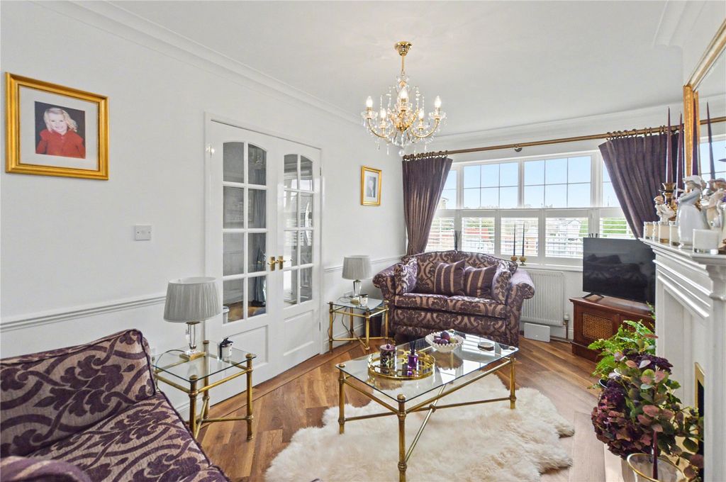 Property photo 3 of 19 Picture No. 02