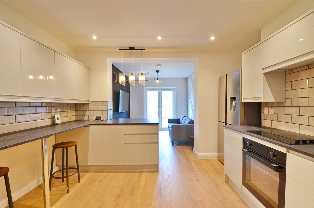 Property photo 2 of 16 Picture No. 10