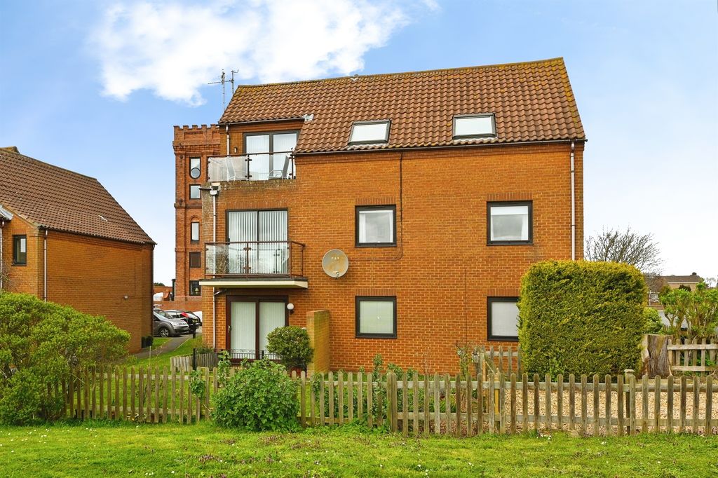 Property photo 1 of 20