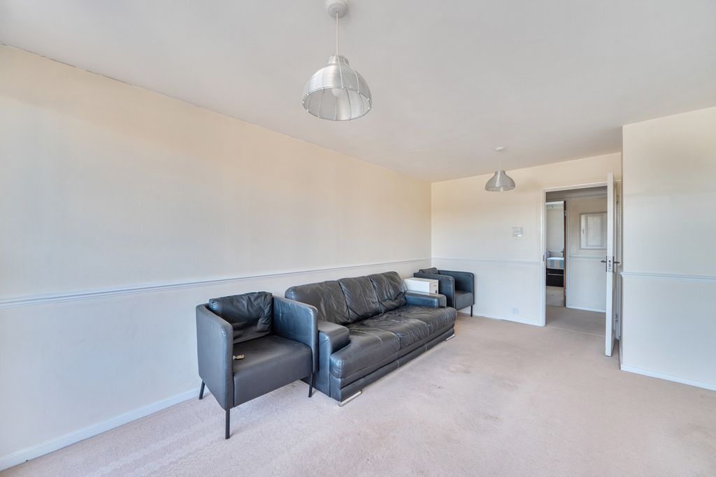 Property photo 1 of 12 1439181-11-69Ceb7...