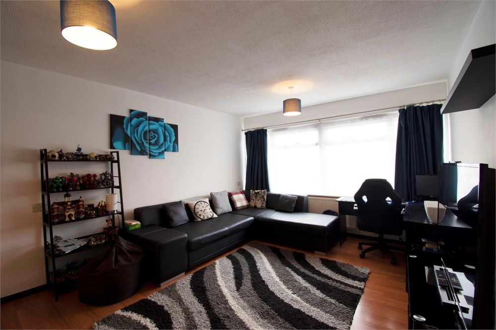 Property photo 2 of 8