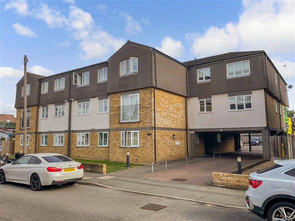 Property photo 1 of 7 External