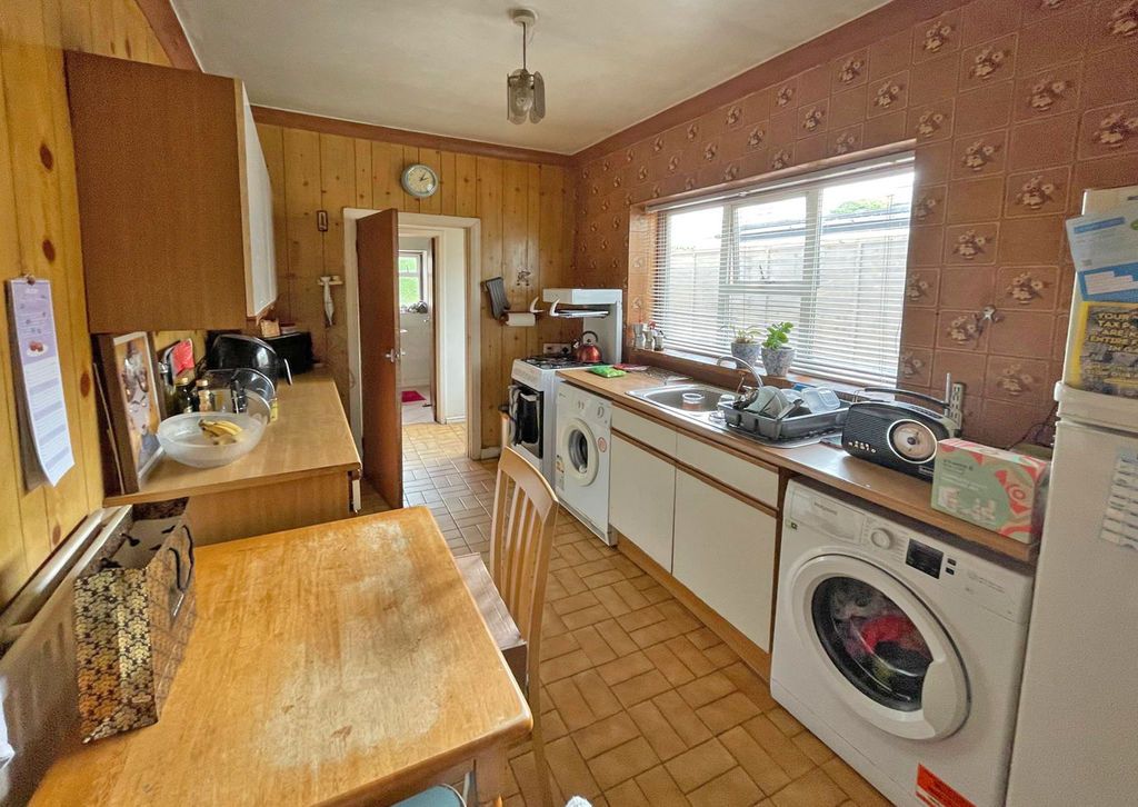 Property photo 2 of 16 Photo 6