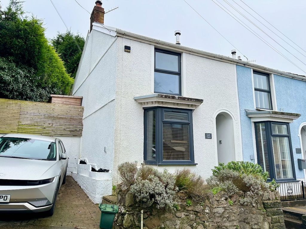 Property photo 2 of 23