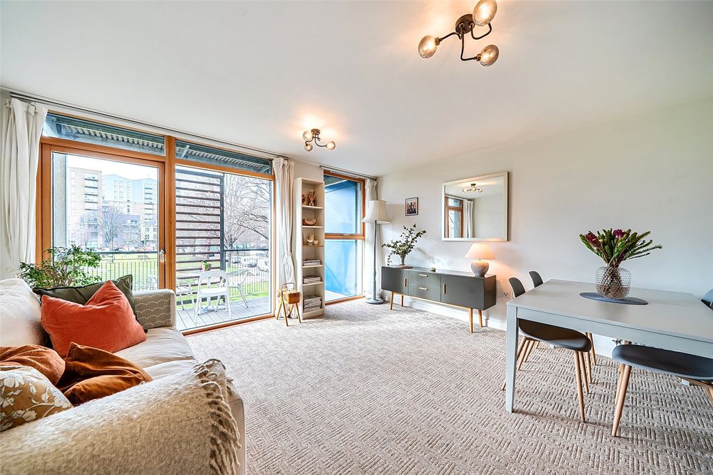 Property photo 1 of 20 Picture No. 24