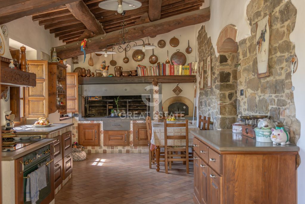 Property photo 2 of 65 Interiors