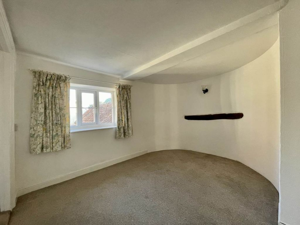 Property photo 3 of 13 Dining Area