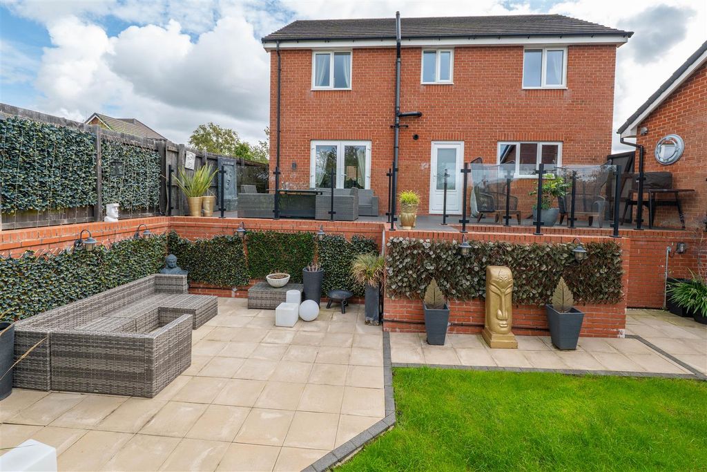 Property photo 1 of 49 Rear Garden